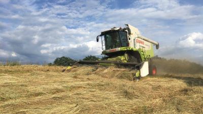 combine in het veld  